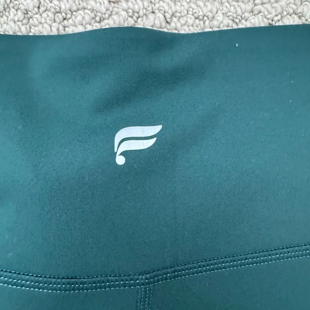 NWOT 🔥 Fabletics Flare leggings - Picture 3 of 5